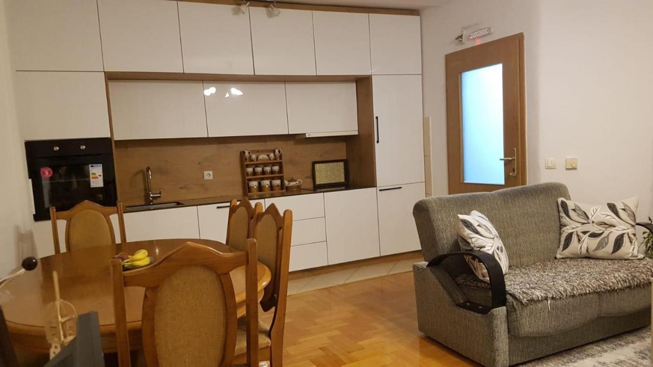 Redon Apartment Prishtinë Exterior photo